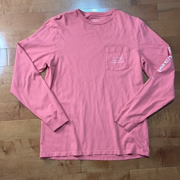 vineyard vines vintage whale long-sleeve pocket tee - Picture 1 of 4